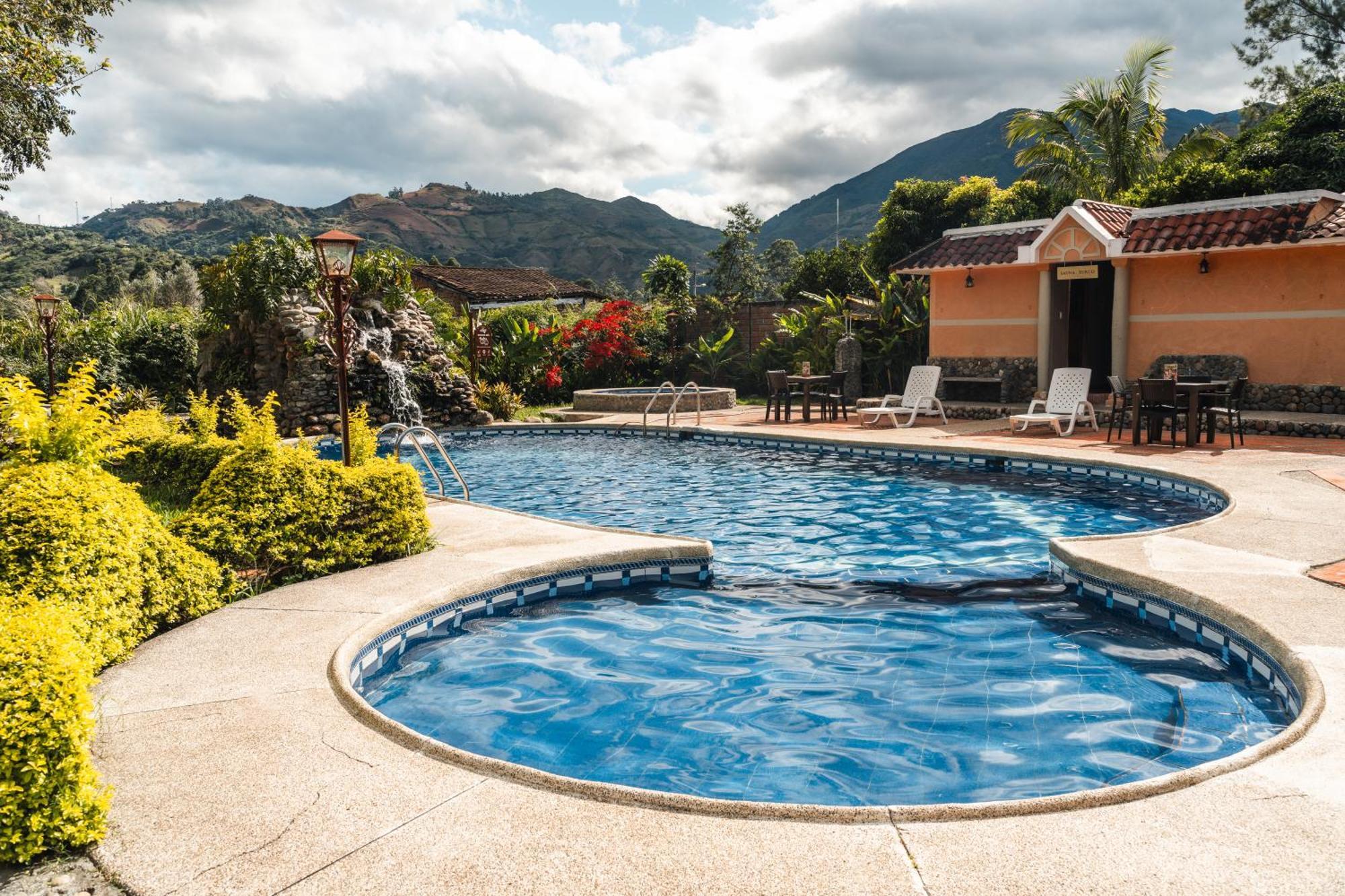 Hosteria Paraiso LàngLàngVilcabamba Ngoại thất bức ảnh